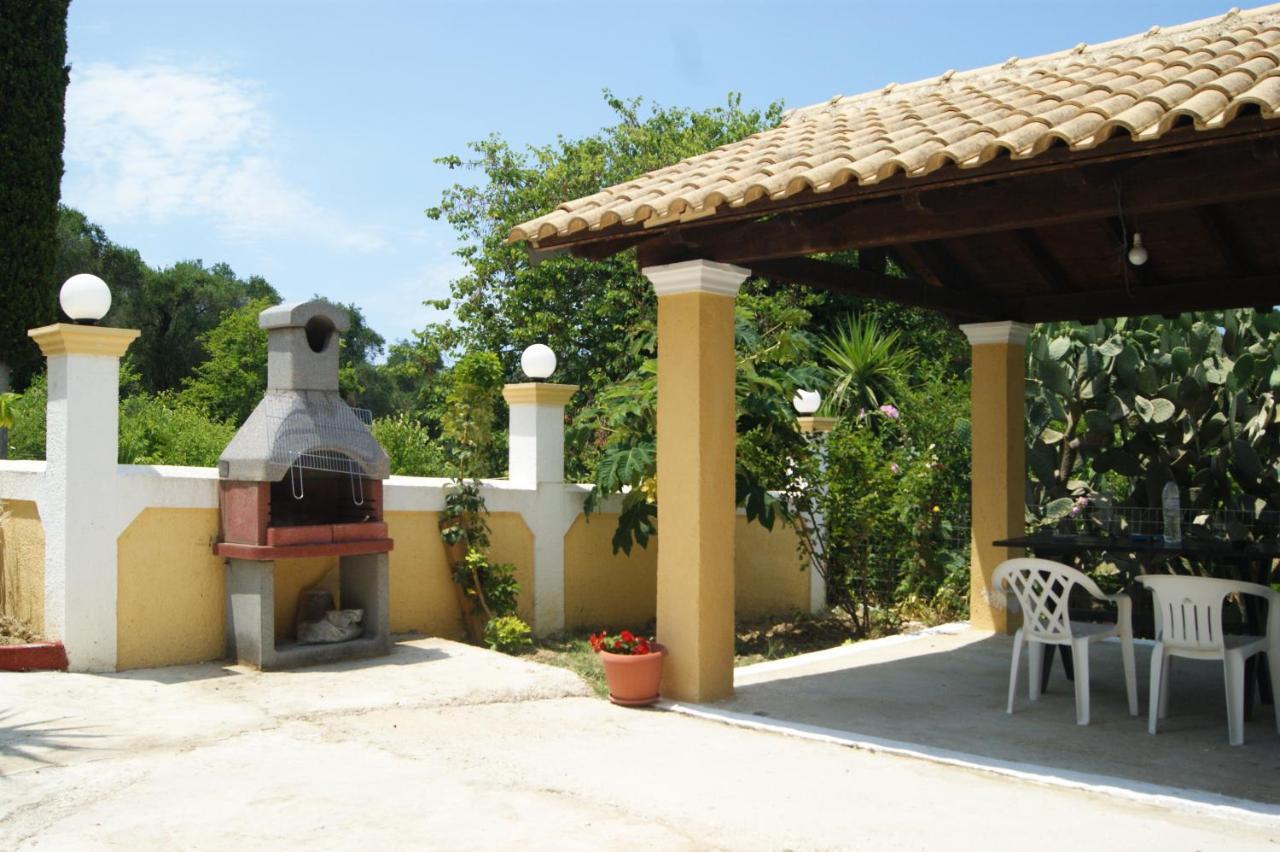 Villa Bouka Astrakeri Luaran gambar